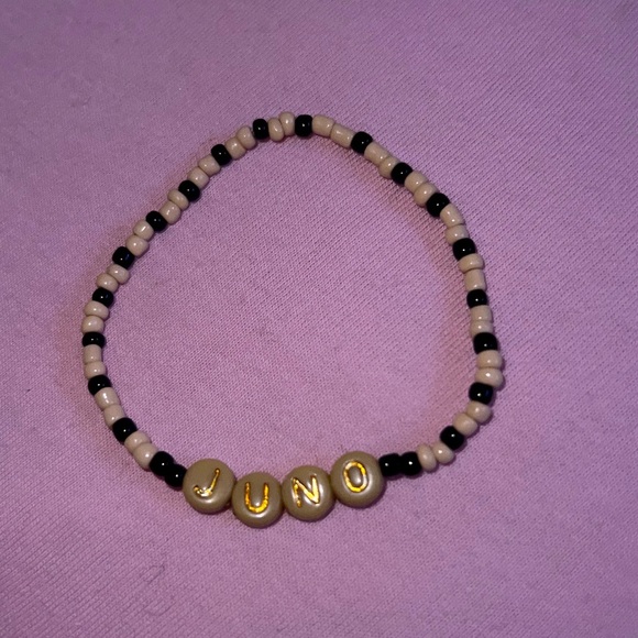 Sabrina Carpenter Friendship Bracelet - Picture 3 of 3